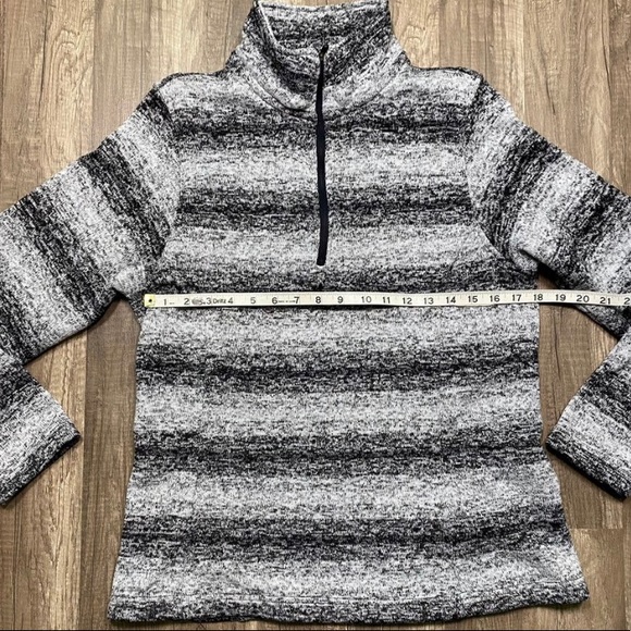 Gray and Black Gradient Fleece - Picture 3 of 4